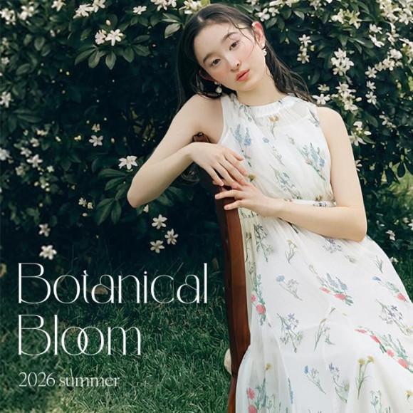 【RANDA（ランダ）】繊細に描かれたフラワー柄が夏の光を受けて映える “Botanical Bloom”〈4月3日（金）発売〉