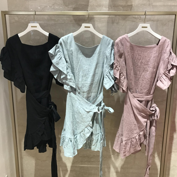 リネン素材のワンピース♡