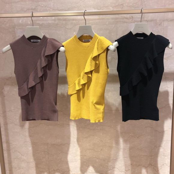 フリルトップス★