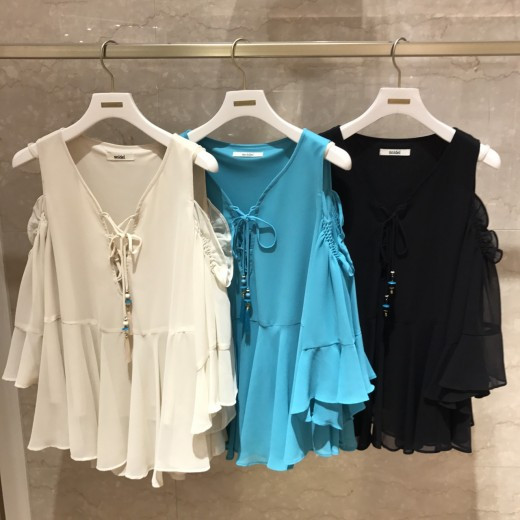 ビジューが可愛い♡トップス
