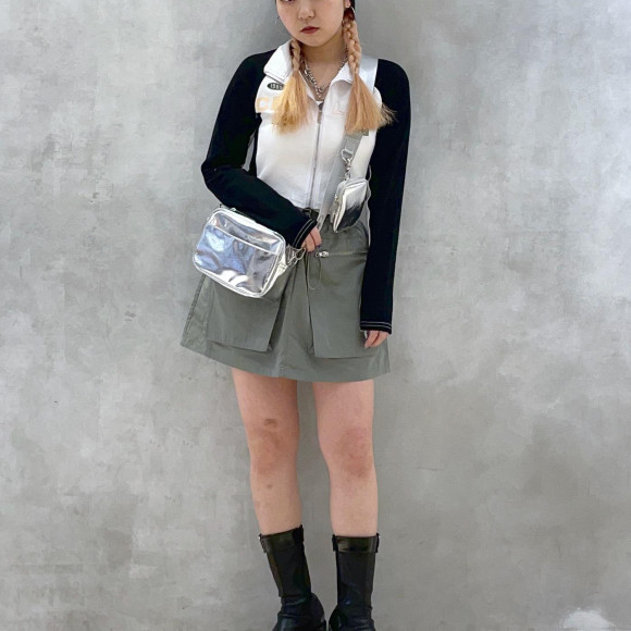 ナイロンスカートを使った韓国コーデ！