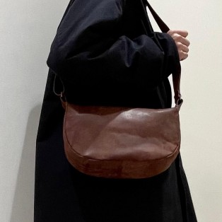 ちょうどいいサイズ感が魅力！ショルダーバッグのご紹介