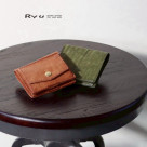 コンパクトさと収納力を兼ね備えた二つ折り財布