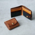 見た目も使い勝手も◎ 大人のための二つ折り財布をご紹介!!