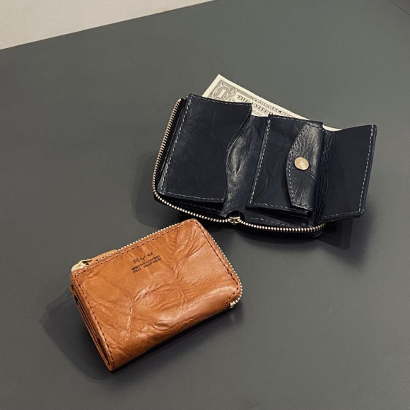 オリジナルレザーのお財布入荷中‼