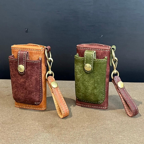 配色がお洒落なキーケースのご紹介！！
