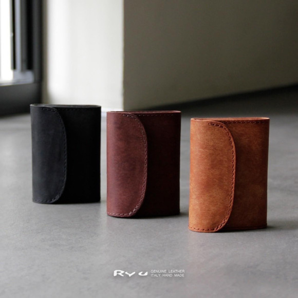 持ち運びしやすいコンパクトウォレットのご紹介‼