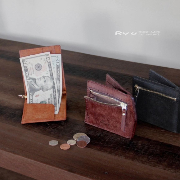 人気上昇中！スマートな折財布のご紹介‼