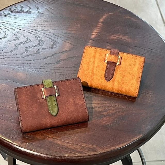 配色デザインのカードケースのご紹介‼