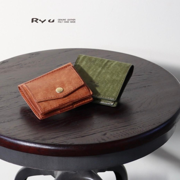 We are proud of the big coin purse!  Introduction of compact folding wallet