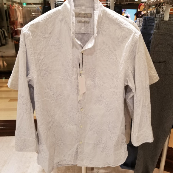 シャツは必需品！