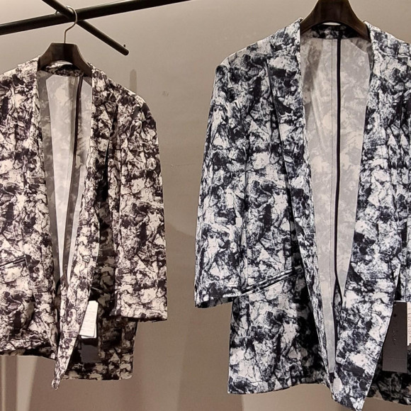 柄物は７分袖ジャケットで決まり！