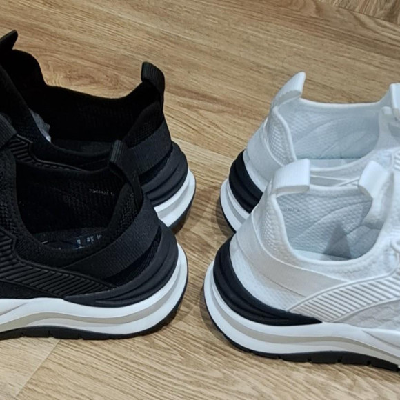 Sライン新作スニーカー