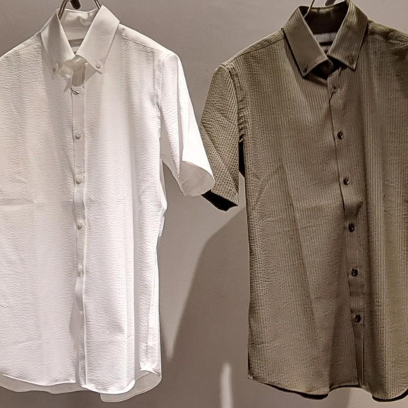 シンプルシャツは皆の味方