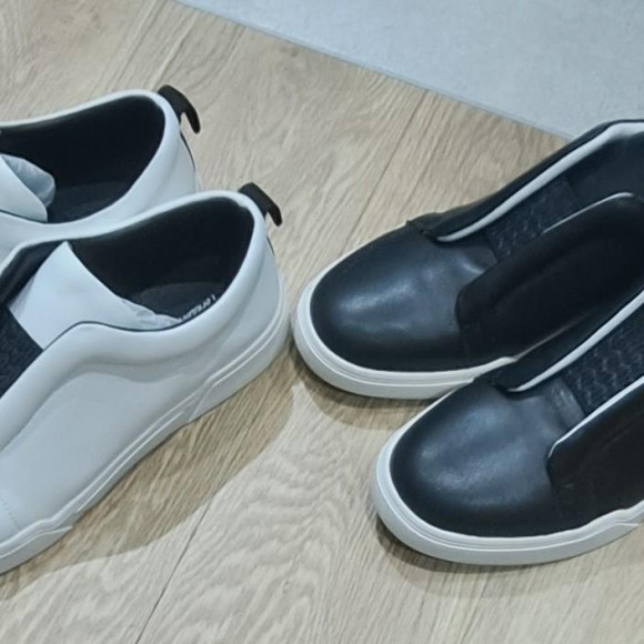 大人気のあのスニーカーもセール中！！