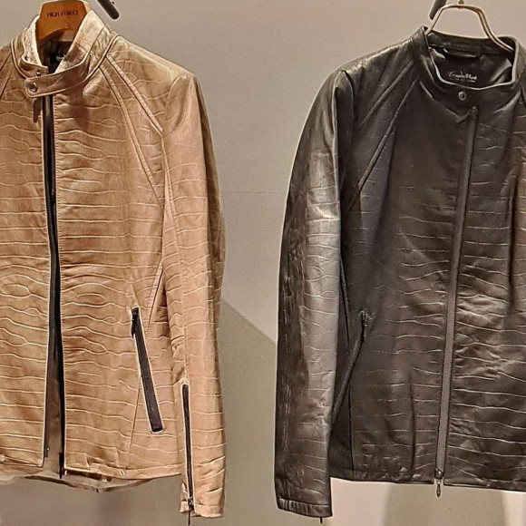 秋の新作レザーブルゾン