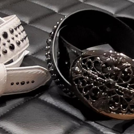 唯一無二のスタッズベルト