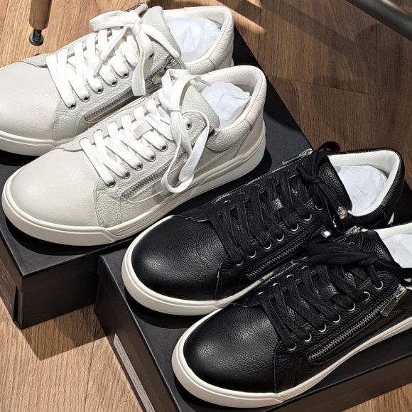 Sライン新作スニーカー登場！！