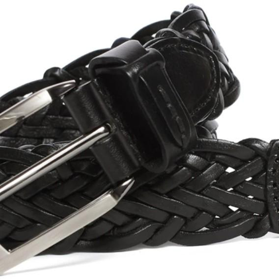 カジュアルにもスーツにも