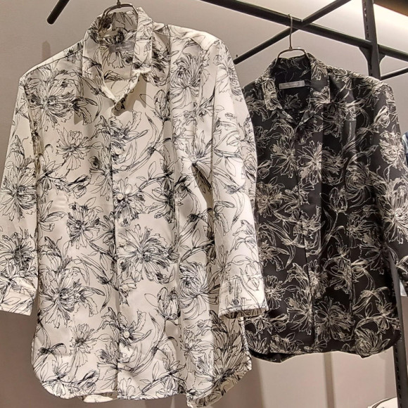 サラッサラの優しい柄シャツ