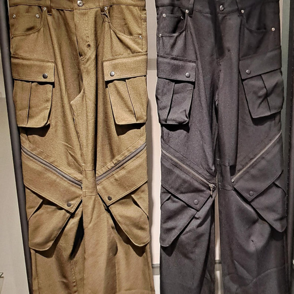 ゆったりワイドなカーゴパンツ