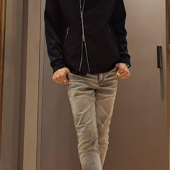 想穿黑白的初秋男心