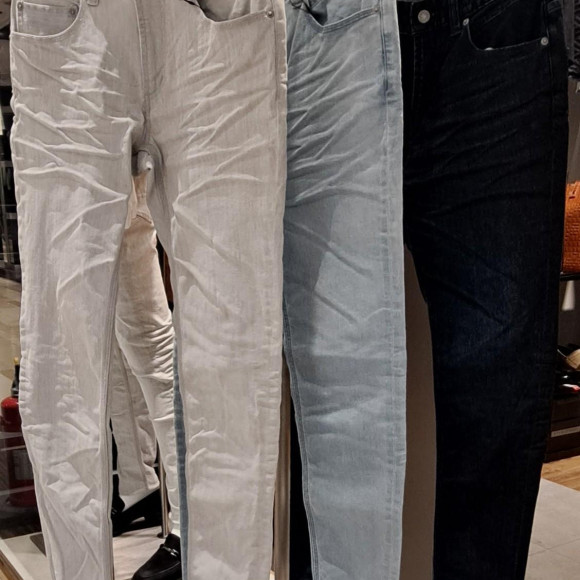 デニムも時には上品に