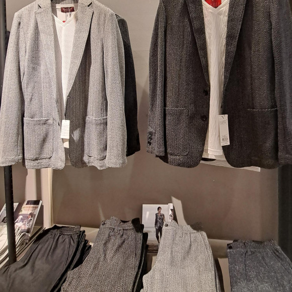 この春頼れるニットジャケット