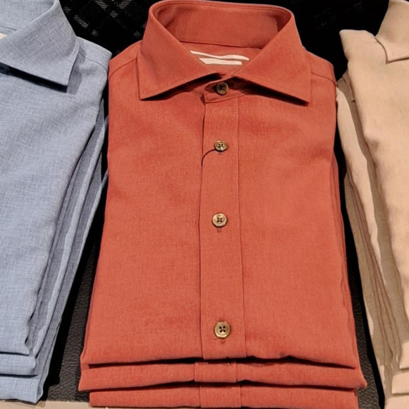 サラサラ生地の頼れるシャツ