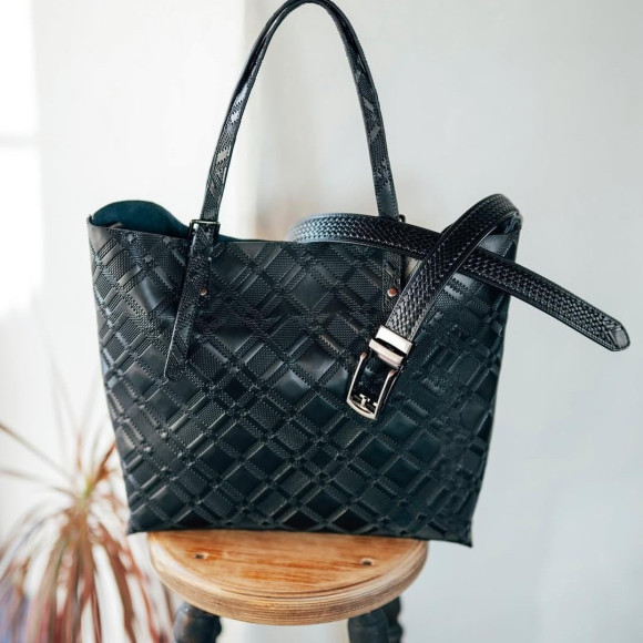 雑貨も充実の４月のハイストリート