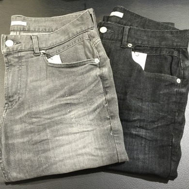 落ち着いた色のデニム入荷！！