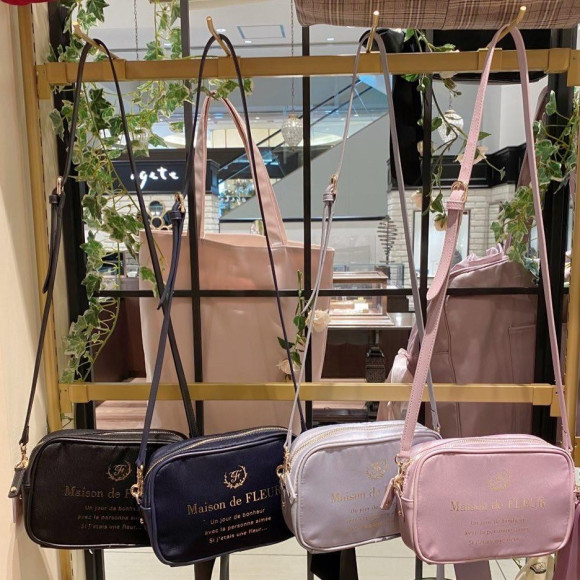✨サテンショルダーバッグ✨