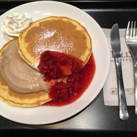 クラシックパンケーキ ストロベリーミルクティー