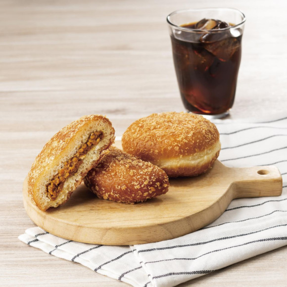 6月19日新発売‼　キーマカレーパン