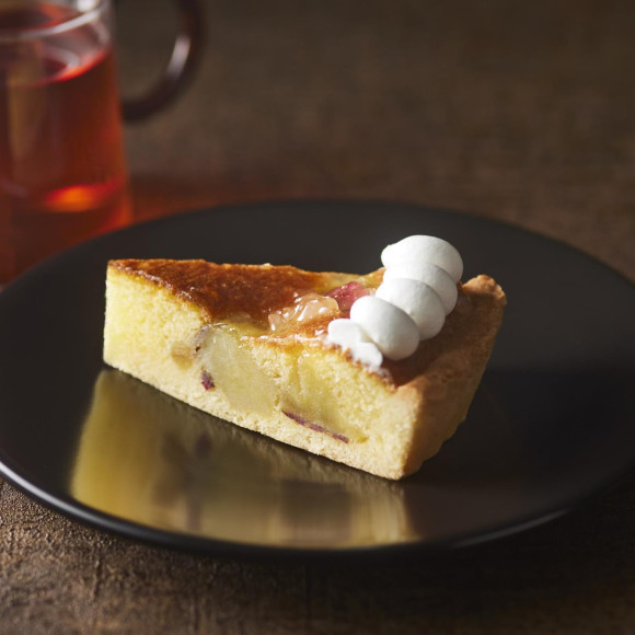 8月28日新発売‼　鹿児島県産紅はるかと林檎のタルト