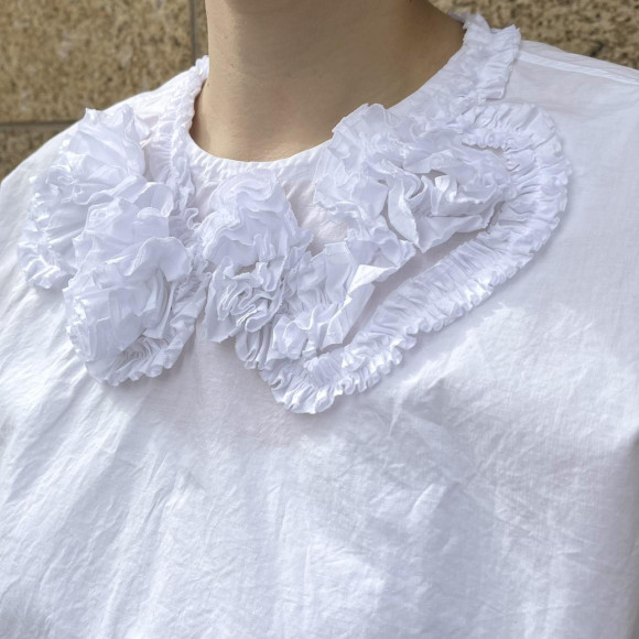 バチストフリルのMキャミ