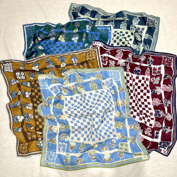 スーピマ綾のハッピーフラワーバンダナ