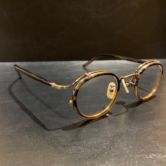 金子眼鏡　KV119金子眼鏡ではないメガネケースで