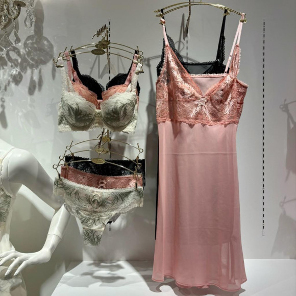 レースが上品なデザインのSTEP2ローズタイプ新作が入荷♡