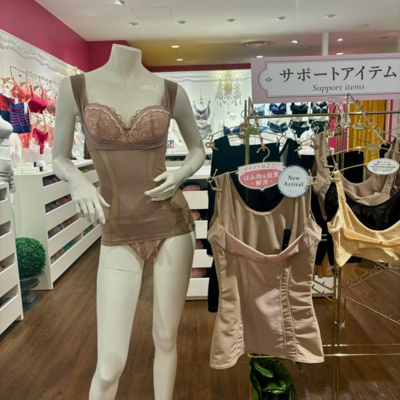 補整プラスアイテムで脇背中お腹すっきりラインに★