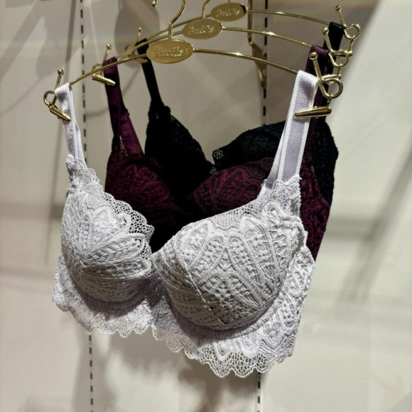 The chic color gives you a mature look ♡STEP1 jasmine type new arrival