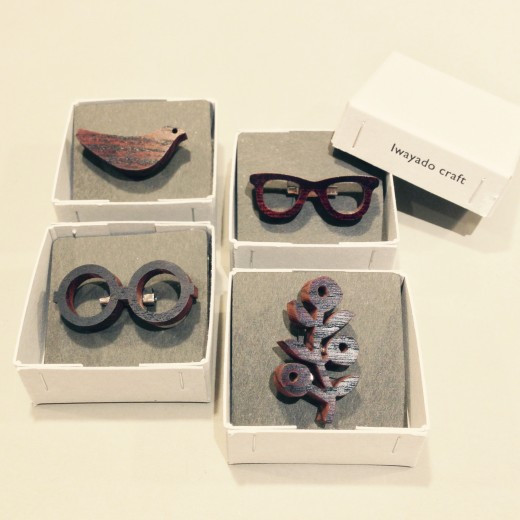 Iwayado craftのブローチ