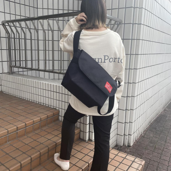 ☆大容量メッセンジャーバッグ☆
