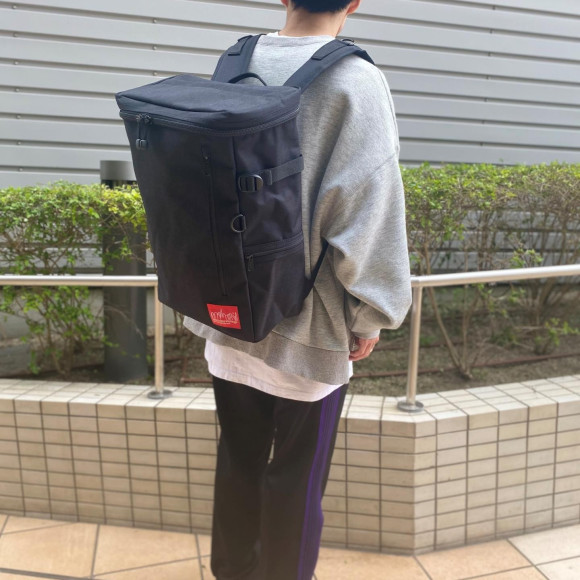【BACKPACK FAIR対象】大容量スクエアバックパック