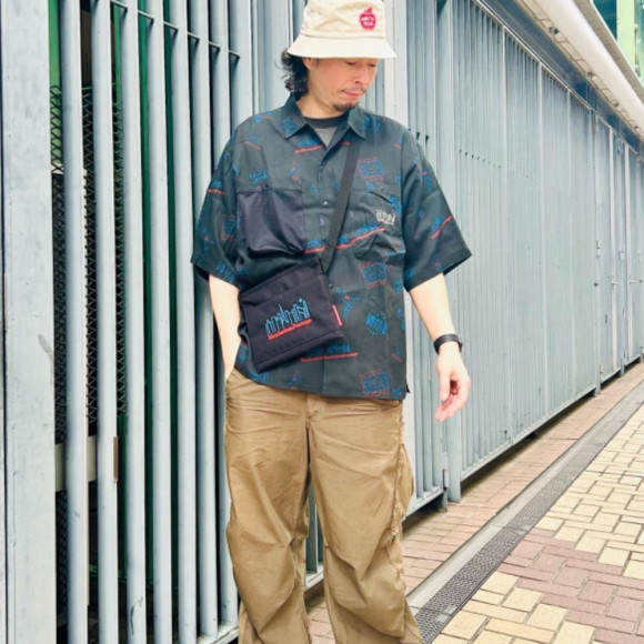 ノスタルジーなネオンデザインの限定ＢＡＧ