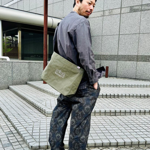 オリーブカラーはこなれたカラー