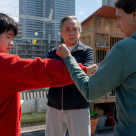 この夏——ふたりのレジェンドに導かれ、頂点（ベスト）に挑む。映画『ベスト・キッド レジェンズ』は８／２９より上映開始です！