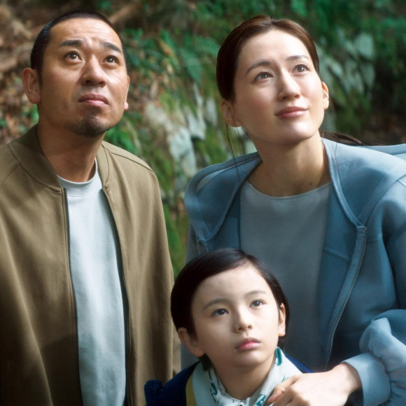 是枝裕和監督、最新オリジナル脚本、主演：綾瀬はるか✕大悟（千鳥）「箱の中の羊」５／２９(金)より上映予定です！