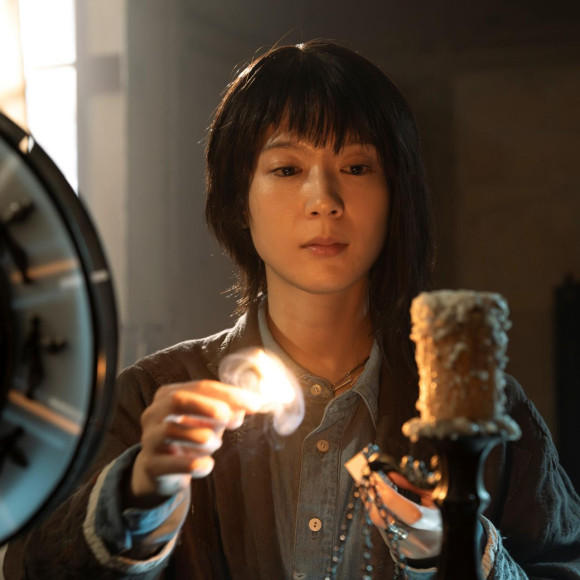 あいつは、夜に来るんだ———映画『Never After Dark／ネバーアフターダーク』は６／５（金）より上映開始です！