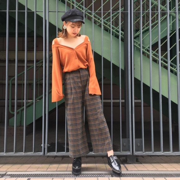 シルエットが可愛い秋の新作ニットとパンツ★